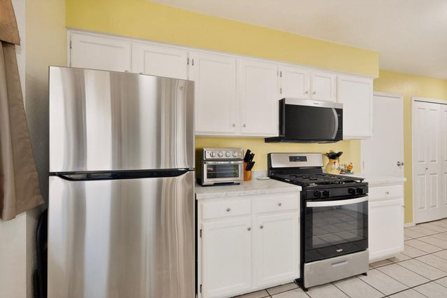 4304 Quartz Drive NE, Rio Rancho, NM 87124
