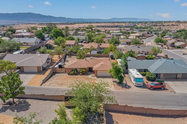 4304 Quartz Drive NE, Rio Rancho, NM 87124