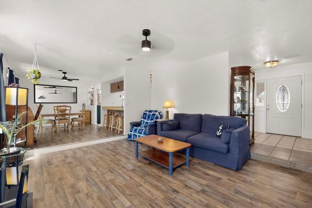 4304 Quartz Drive NE, Rio Rancho, NM 87124