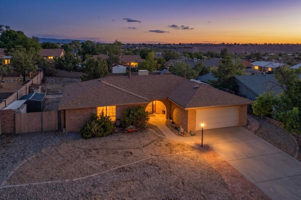 4304 Quartz Drive NE, Rio Rancho, NM 87124