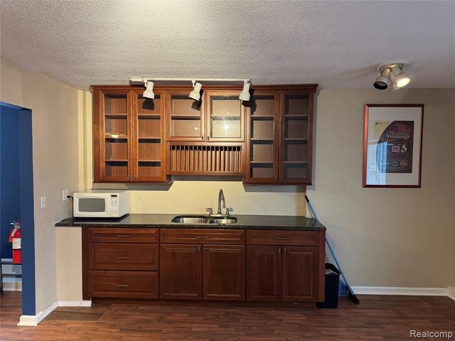 2018 N Telegraph Road, Dearborn, MI 48128
