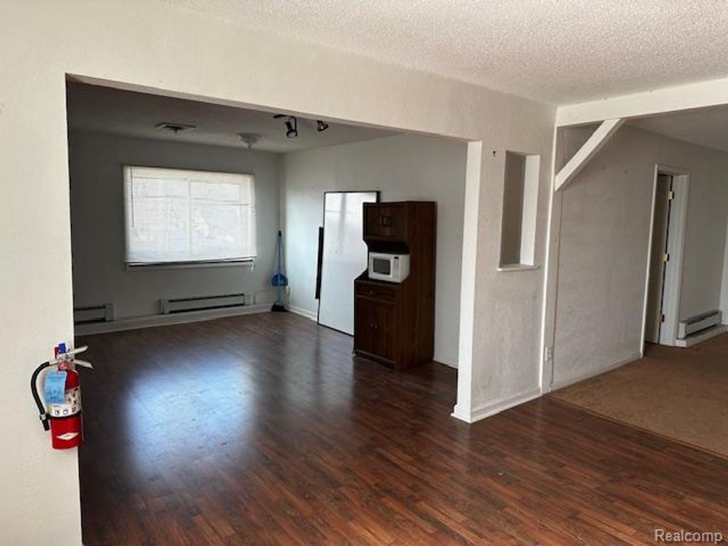 2018 N Telegraph Road, Dearborn, MI 48128