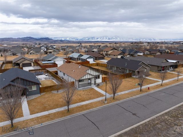 233 Centennial Village Drive, Manhattan, MT 59741
