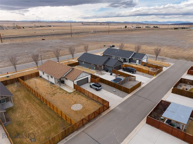 233 Centennial Village Drive, Manhattan, MT 59741