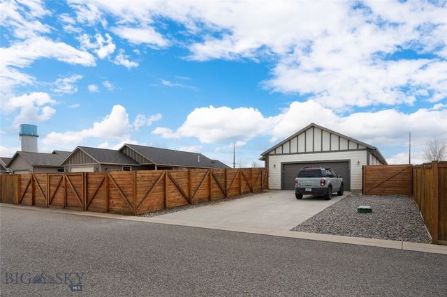 233 Centennial Village Drive, Manhattan, MT 59741
