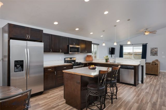 233 Centennial Village Drive, Manhattan, MT 59741