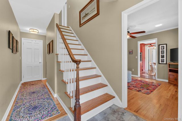 25 Susan Lane, Poughkeepsie, NY 12603