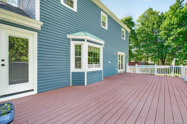 25 Susan Lane, Poughkeepsie, NY 12603