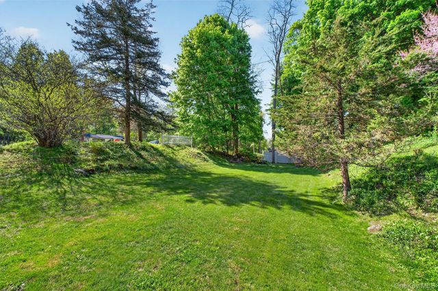 25 Susan Lane, Poughkeepsie, NY 12603