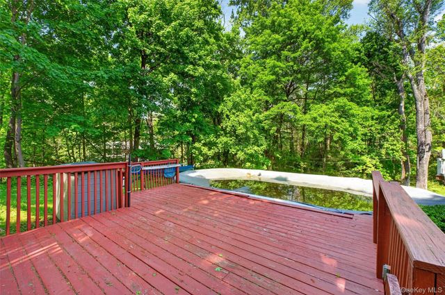 25 Susan Lane, Poughkeepsie, NY 12603