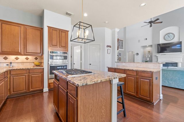 27 N Arrow Canyon Circle, Spring, TX 77389