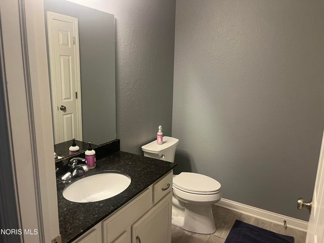 8329 Sycamore Woods Lane, Holland, OH 43528
