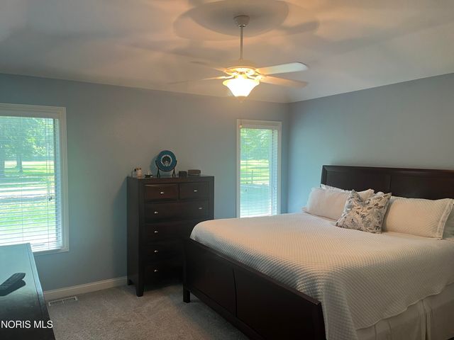 8329 Sycamore Woods Lane, Holland, OH 43528