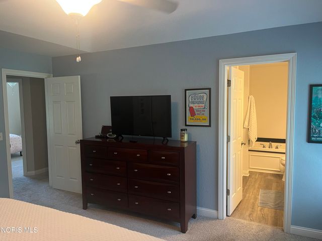 8329 Sycamore Woods Lane, Holland, OH 43528