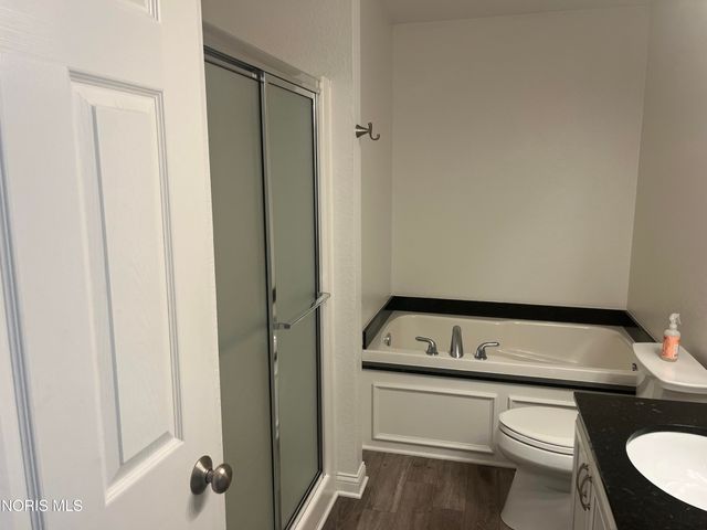 8329 Sycamore Woods Lane, Holland, OH 43528