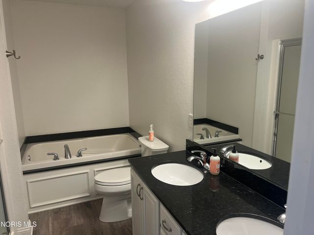 8329 Sycamore Woods Lane, Holland, OH 43528