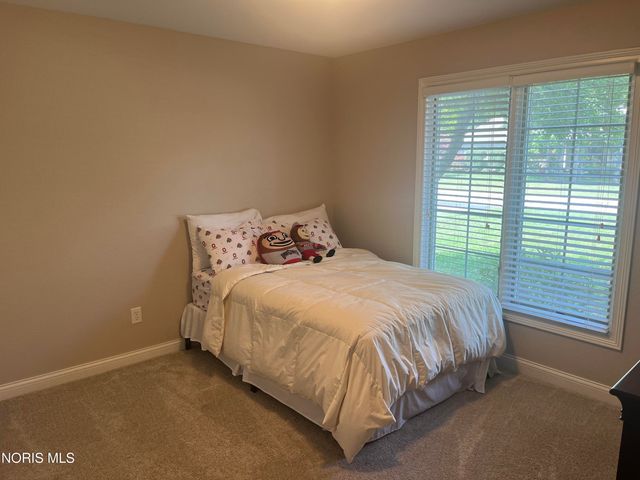 8329 Sycamore Woods Lane, Holland, OH 43528