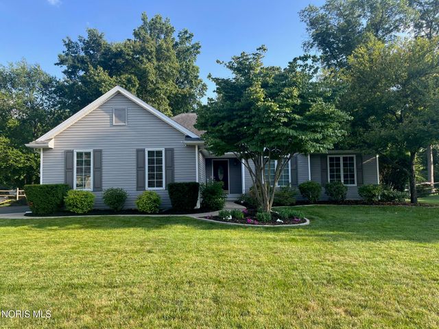 8329 Sycamore Woods Lane, Holland, OH 43528