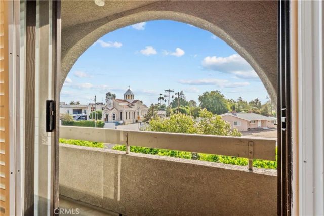 5305 White Oak Avenue K, Encino, CA 91316