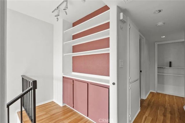 5305 White Oak Avenue K, Encino, CA 91316