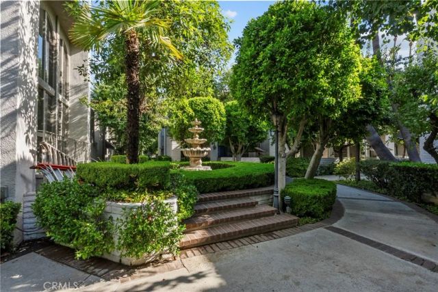 5305 White Oak Avenue K, Encino, CA 91316