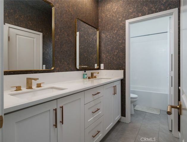 1090 N Anaheim Blvd 2, Anaheim, CA 92801