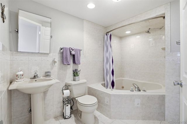9054 W 103rd Avenue, Broomfield, CO 80021