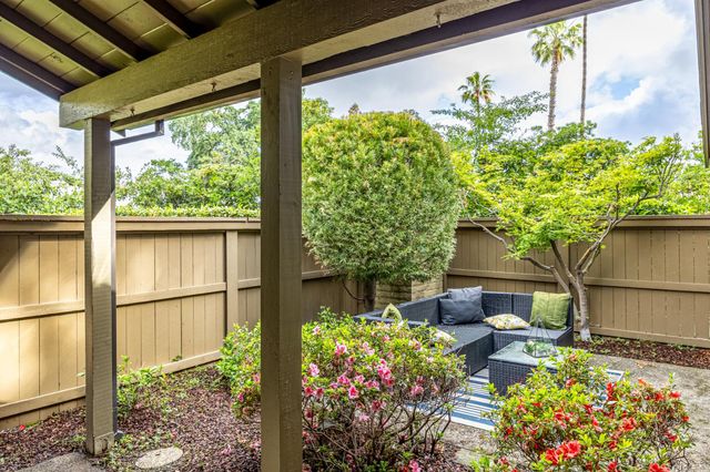 413 E Ranch Rd, Sacramento, CA 95825