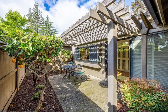 413 E Ranch Rd, Sacramento, CA 95825