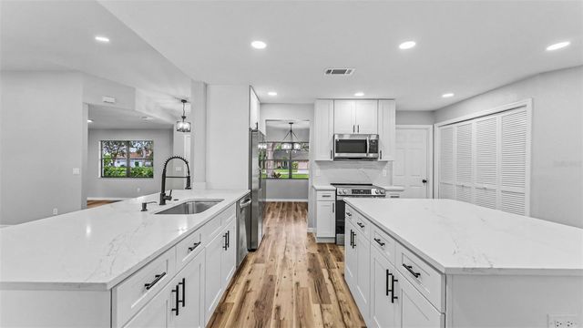 1100 HAMMOCK SHADE DRIVE, Lakeland, FL 33809