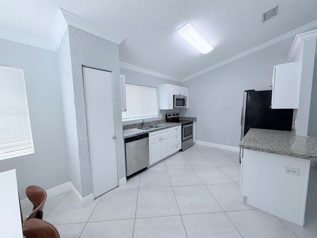 10084 Encore Path, Boca Raton, FL 33428
