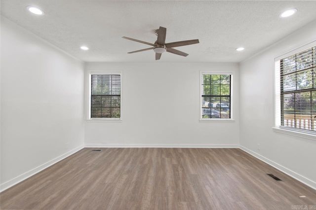 6712 Longwood Road, Cammack Village, AR 72207