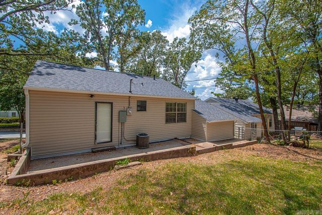 6712 Longwood Road, Cammack Village, AR 72207