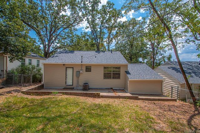 6712 Longwood Road, Cammack Village, AR 72207