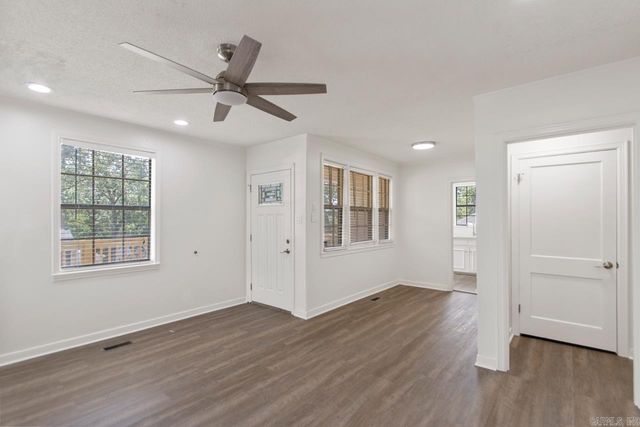 6712 Longwood Road, Cammack Village, AR 72207