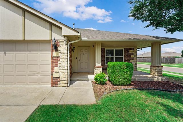 21201 River Lark Lane, Edmond, OK 73012