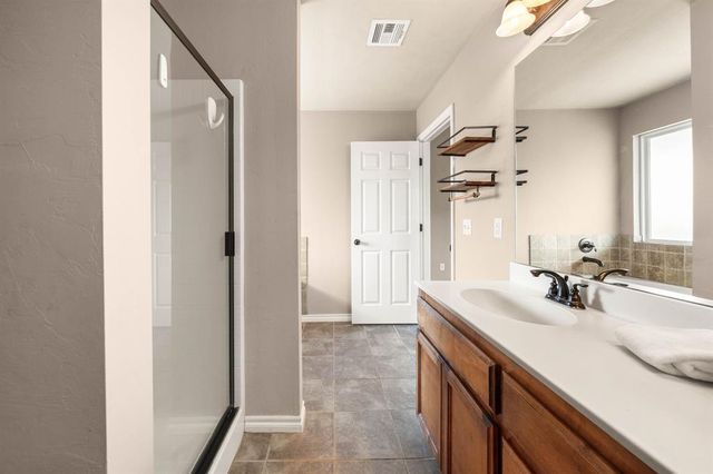 21201 River Lark Lane, Edmond, OK 73012