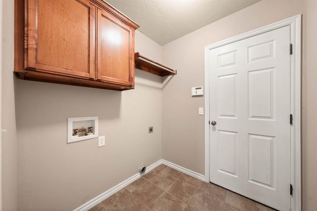 21201 River Lark Lane, Edmond, OK 73012