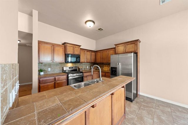 21201 River Lark Lane, Edmond, OK 73012