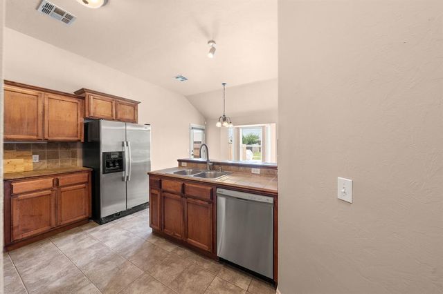 21201 River Lark Lane, Edmond, OK 73012