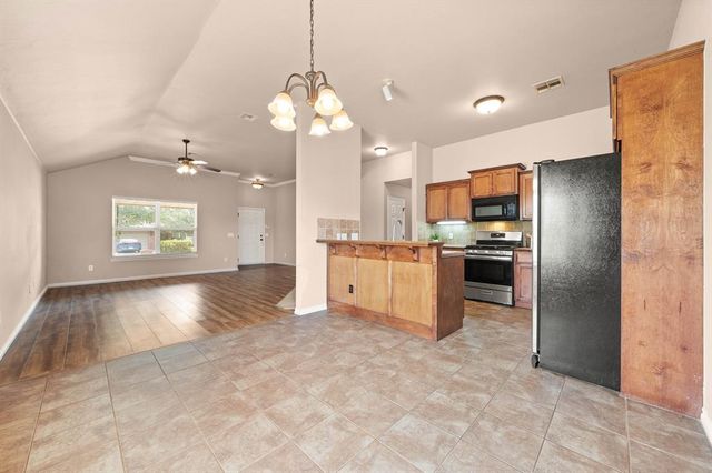21201 River Lark Lane, Edmond, OK 73012
