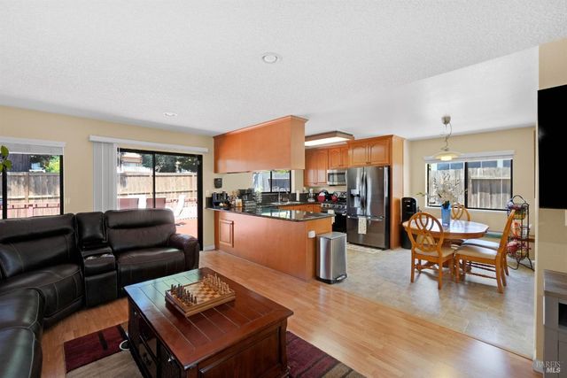172 Pinto Dr, Vallejo, CA 94591