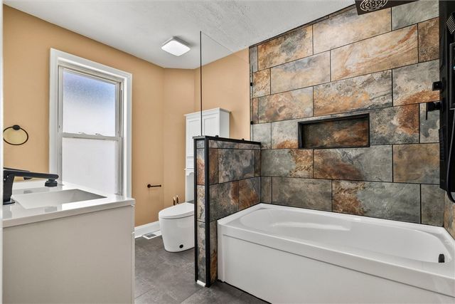 391 Vermont Ave, Rochester, PA 15074