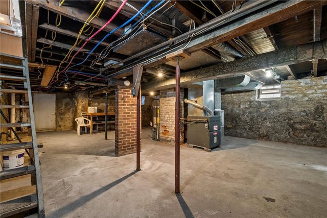 391 Vermont Ave, Rochester, PA 15074