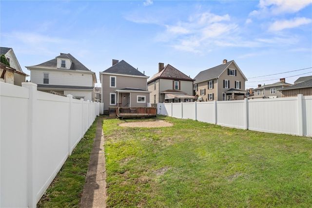 391 Vermont Ave, Rochester, PA 15074