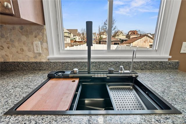 391 Vermont Ave, Rochester, PA 15074