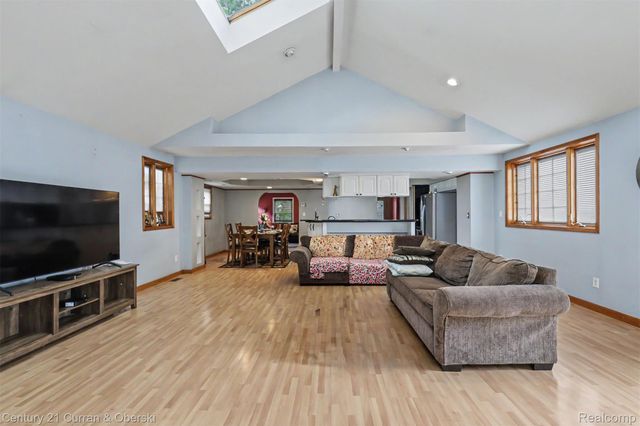 6559 Kolb Avenue, Allen Park, MI 48101