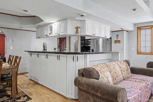 6559 Kolb Avenue, Allen Park, MI 48101