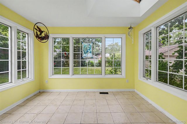 6559 Kolb Avenue, Allen Park, MI 48101