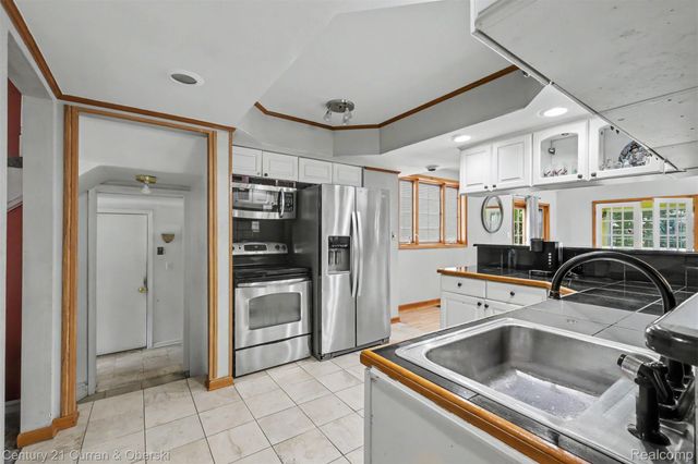 6559 Kolb Avenue, Allen Park, MI 48101